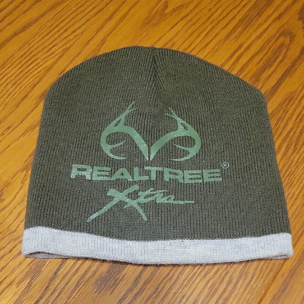 Realtree Forest Green Knit Hat with Gray Edge